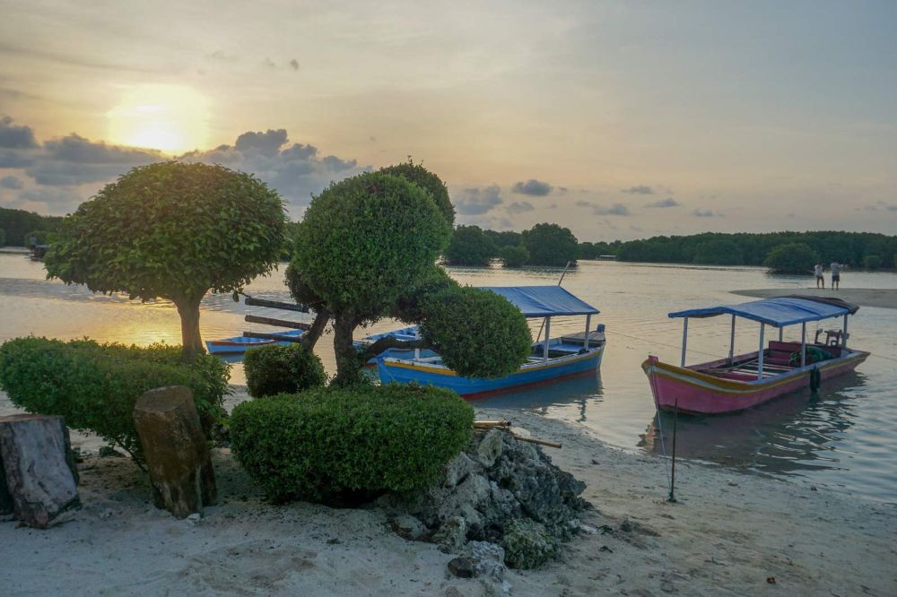 Pantai Pasir Perawan